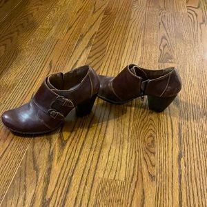 Born brown leather ankle boots.  Brown leather size 7.5, side zipper